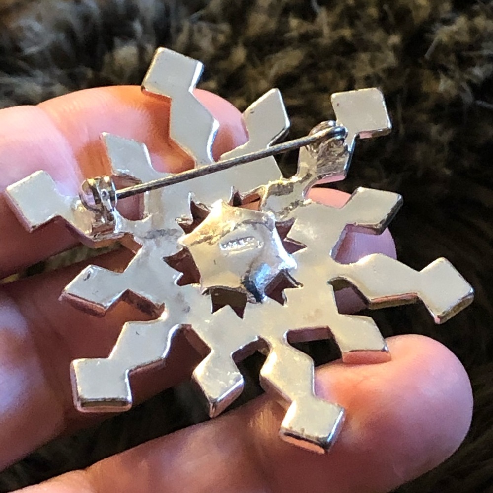 Vintage Monet starburst ice snowflake brooch - Picture 5 of 6